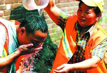 凌晨4点广州发生的这一幕，震惊所有广州人
